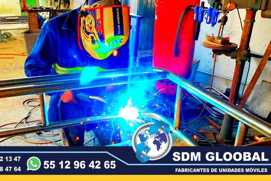 Fabricantes, Conversion, Equipamiento yVenta de Patrullas Pick Up, Fabricantes de Equipo y Accesorios Metalicos, Equipo Comunicacion, Luces auxiliares El equipamiento Pick-up es uno de los mas completos para patrulla, ya que cuenta con una gran variedad de accesorios metálicos, así como accesorios visual acústico. En cuestión de accesorios metálicos contamos con Tumbaburros, Roll Bar de 3 Arcos Tipo Comando, Banca central con respaldo, Defensa Trasera Tipo Escalón. En la parte de accesorios visual acústico cuenta con Torreta, Sirena y Bocina, adicional mente se le puede agregar un Kit de Estrobos en faros Marca WHELEN, FEDERAL SIGNAL, EPCOM, somos fabricantes de patrullas.Somos una Empresa Mexicana líder en el Mercado con años de experiencia, especialistas en el Equipamiento de Patrullas Equipadas Cajas y Remolques Unidades Moviles Especiales de Seguridad, Rescate, Salvamento, Salud, Comunicacion, Higine, etc.,Somos fabribricantes directos, distribuidores en todo Mexico, comunicate y te atenderemos personalmente. contamos con las mejores marcas en el mecado Fabricantes, Conversion, Equipamiento yVenta de Patrullas Pick Up, Fabricantes de Equipo y Accesorios Metalicos, Equipo Comunicacion, Luces auxiliares El equipamiento Pick-up es uno de los mas completos para patrulla, ya que cuenta con una gran variedad de accesorios metálicos, así como accesorios visual acústico. En cuestión de accesorios metálicos contamos con Tumbaburros, Roll Bar de 3 Arcos Tipo Comando, Banca central con respaldo, Defensa Trasera Tipo Escalón. En la parte de accesorios visual acústico cuenta con Torreta, Sirena y Bocina, adicional mente se le puede agregar un Kit de Estrobos en faros Marca WHELEN, FEDERAL SIGNAL, EPCOM, somos fabricantes de patrullas.Somos una Empresa Mexicana líder en el Mercado con años de experiencia, especialistas en el Equipamiento de Patrullas Equipadas Cajas y Remolques Unidades Moviles Especiales de Seguridad, Rescate, Salvamento, Salud, Comunicacion, Higine, etc.,Somos fabribricantes directos, distribuidores en todo Mexico, comunicate y te atenderemos personalmente. contamos con las mejores marcas en el mecado